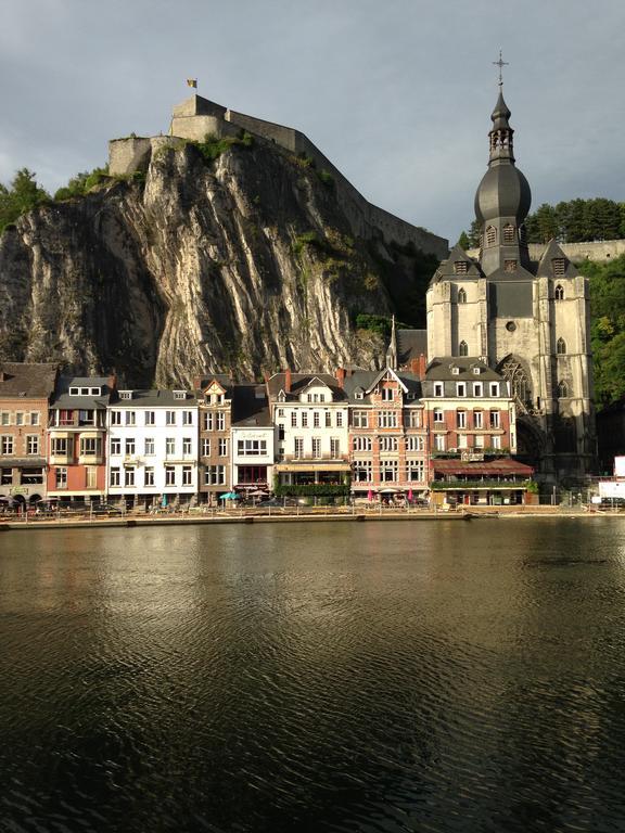 Les Voisins De Mr Sax Gasthuis Dinant